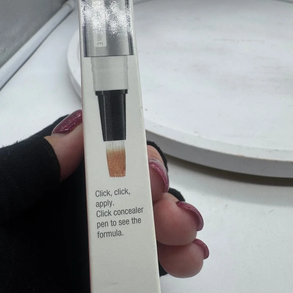 Neutrogena Healthy Skin Glow Perfector Pen Tan Brightening Concealer 0.1 oz